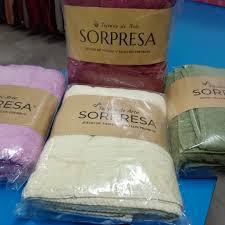 SORPRESA JUEGO DE TOALLA Y TOALLON